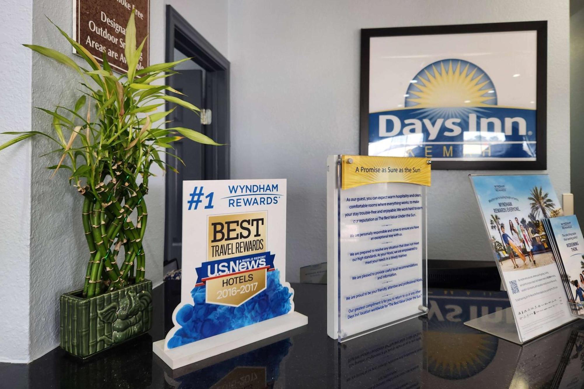 Days Inn By Wyndham Kemah Exterior photo